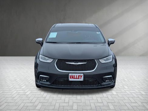 Used 2023 Chrysler Pacifica Limited image 6