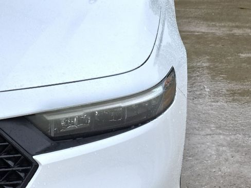 Used 2024 Honda Accord EX image 10