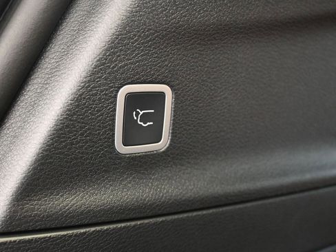 New 2026 Chrysler Pacifica Pinnacle image 36