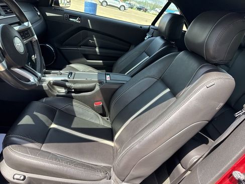 Used 2014 Ford Mustang GT Premium w/ Comfort Package RWD image 8