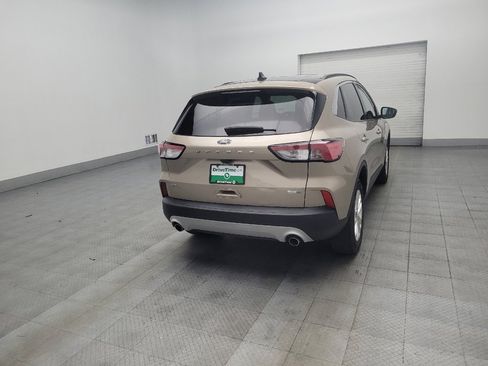 Used 2020 Ford Escape SE image 9