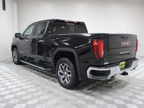 Used 2023 GMC Sierra 1500 SLT w/ SLT Premium Package AWD/4WD image 9