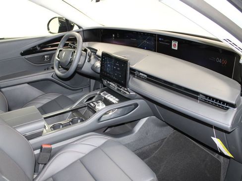 New 2026 Lincoln Nautilus Premier AWD/4WD image 29