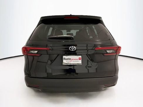 Certified 2025 Toyota Grand Highlander FWD image 5