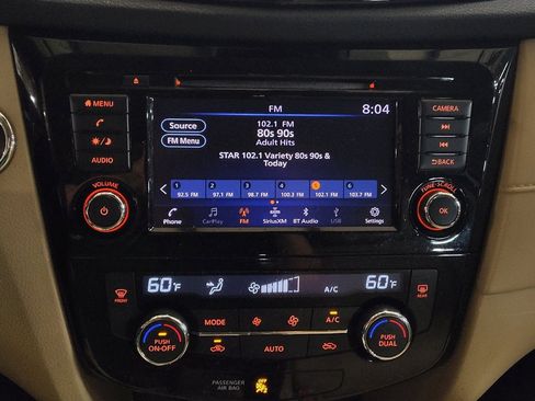 Used 2020 Nissan Rogue SV FWD image 25