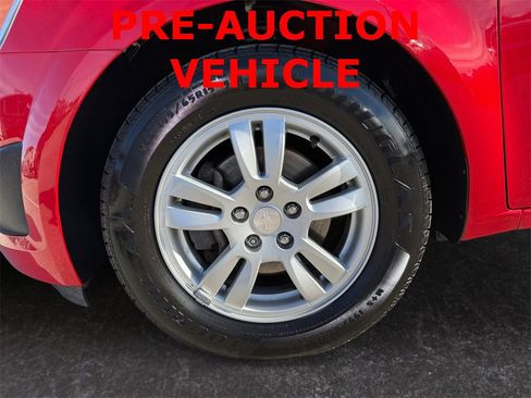 Used 2016 Chevrolet Sonic LT image 9