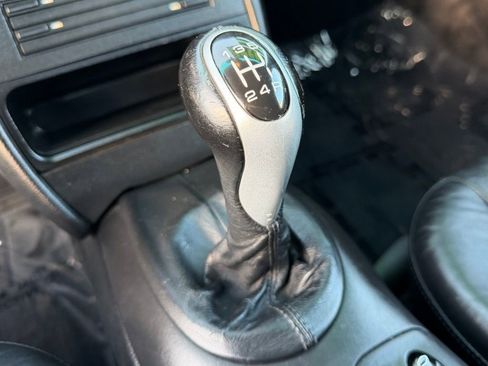 Used 2004 Porsche Boxster image 28