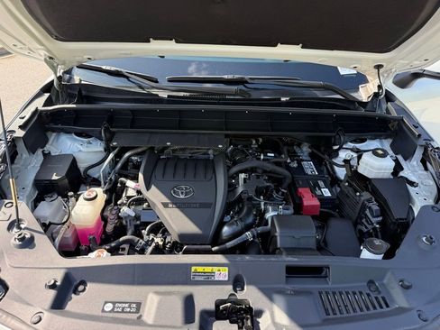 Used 2023 Toyota Highlander XLE FWD image 17
