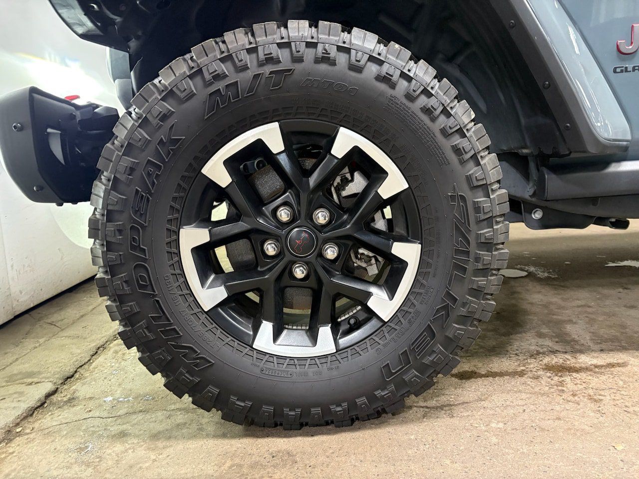 Used 2024 Jeep Gladiator Rubicon AWD/4WD image 27