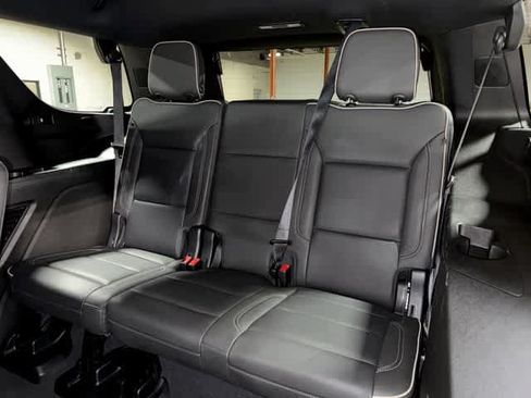 Used 2024 Chevrolet Tahoe Premier AWD/4WD image 18