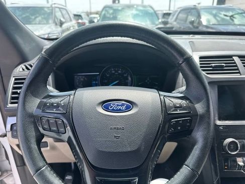 Used 2018 Ford Explorer XLT w/ Equipment Group 202A FWD image 8