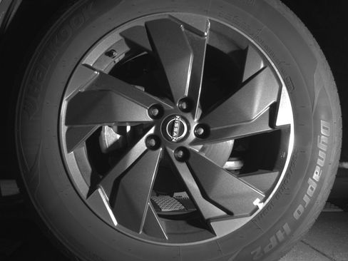 Used 2025 Nissan Rogue SV image 12