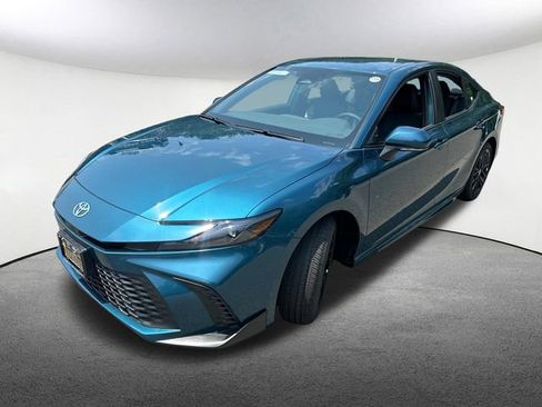 New 2026 Toyota Camry SE FWD image 5