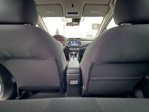 New 2025 Nissan Versa SR w/ Trunk Package image 13