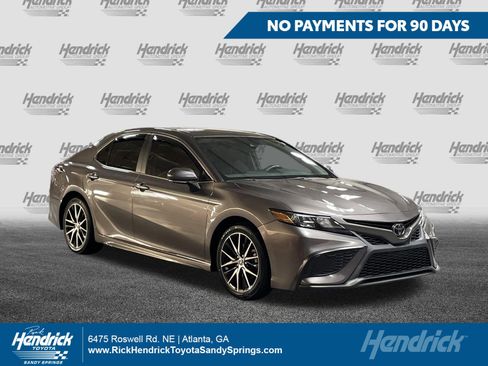 Certified 2023 Toyota Camry SE FWD image 1