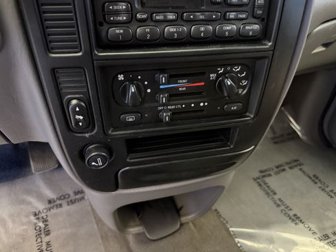 Used 2003 Ford Windstar LX FWD image 17