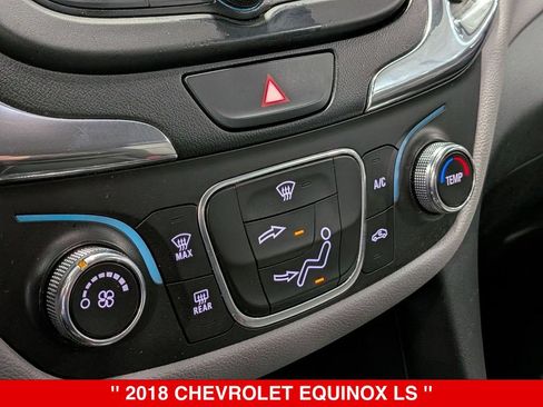 Used 2018 Chevrolet Equinox LS FWD image 24