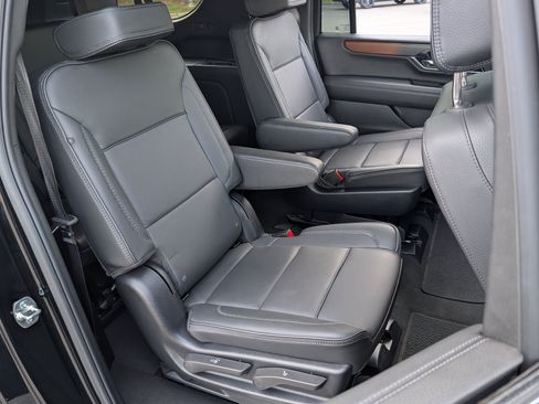 Used 2025 GMC Yukon XL Denali w/ Sun & Power Step Package RWD image 24