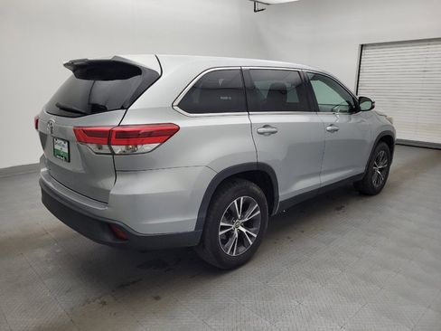 Used 2018 Toyota Highlander LE image 10