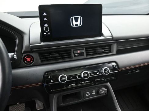 Used 2025 Honda Pilot TrailSport image 20