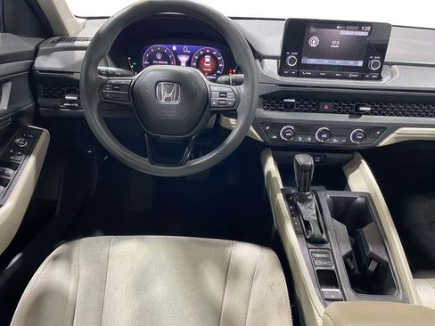 Used 2023 Honda Accord EX image 10