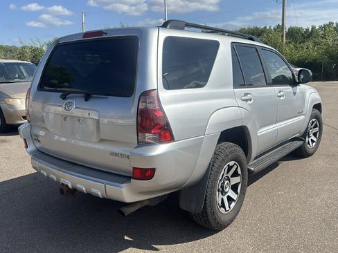 Used 2005 Toyota 4Runner SR5 AWD/4WD image 5