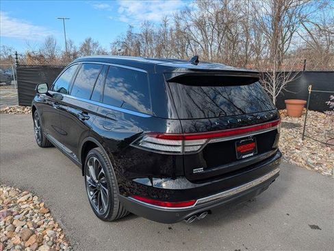 Used 2023 Lincoln Aviator Reserve w/ Equipment Group 201A image 3