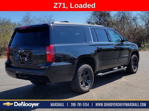 Used 2018 Chevrolet Suburban LT image 3