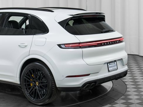 Certified 2024 Porsche Cayenne Turbo image 41