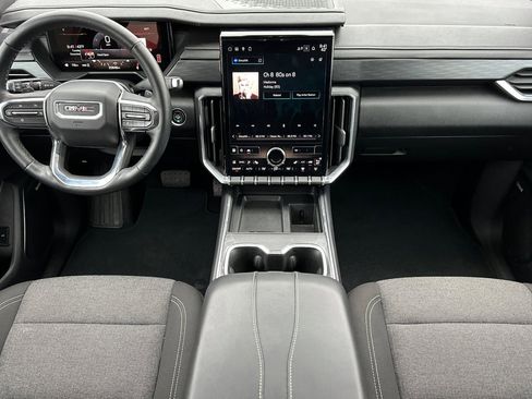 Used 2025 GMC Acadia Elevation image 13