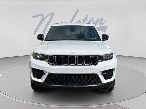 New 2026 Jeep Grand Cherokee Laredo AWD/4WD image 2