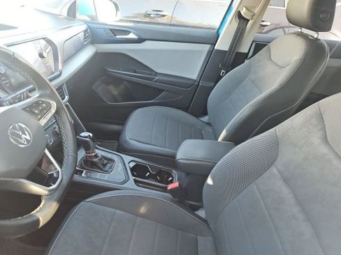 Used 2022 Volkswagen Taos SE image 5