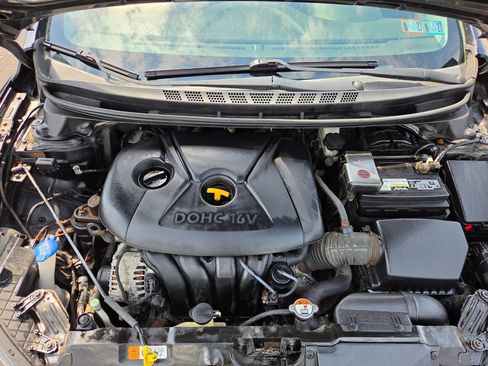 Used 2013 Hyundai Elantra GLS w/ Preferred Pkg FWD image 35