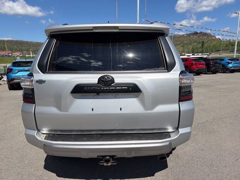 Used 2024 Toyota 4Runner TRD Off-Road Premium w/ Off Road Premium Plus Package AWD/4WD image 5