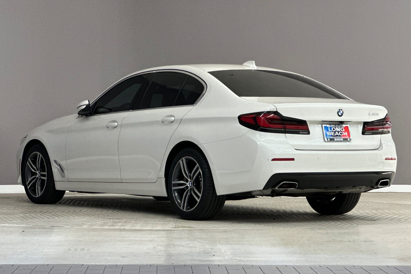 Certified 2023 BMW 530i w/ Convenience Package RWD image 3
