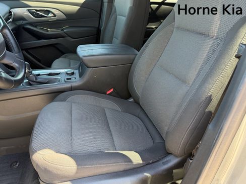 Used 2023 Chevrolet Traverse LT FWD image 20