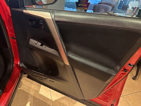 Used 2013 Toyota RAV4 XLE image 26