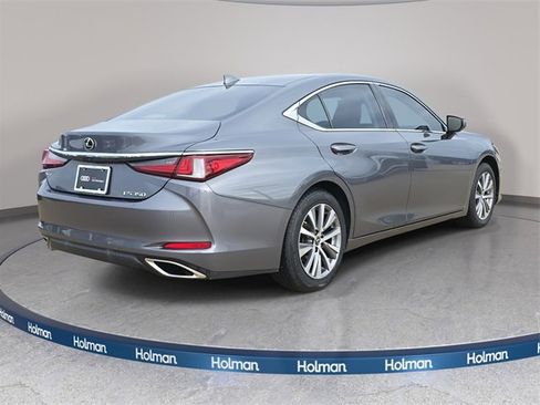 Used 2019 Lexus ES 350 Luxury w/ Premium Package image 6