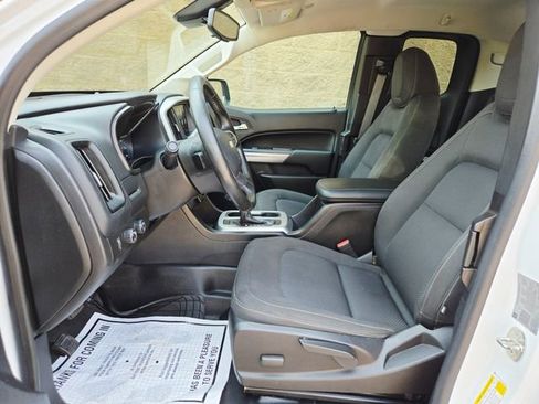 Used 2020 Chevrolet Colorado LT w/ Safety Package image 15