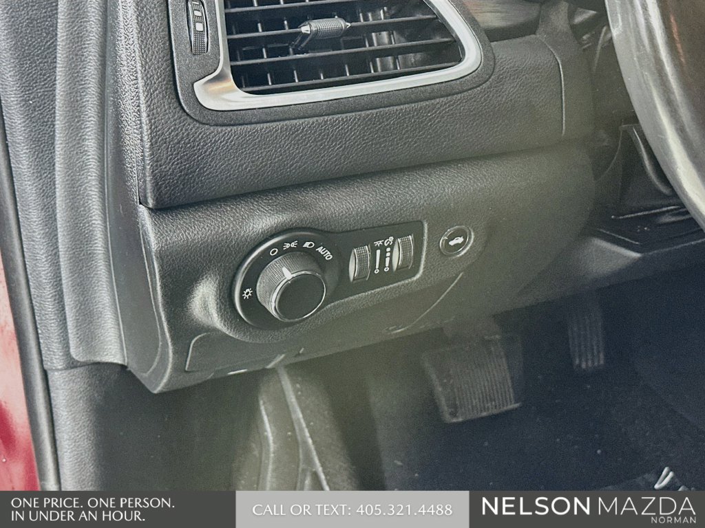 Used 2017 Chrysler 200 Limited Platinum FWD image 11
