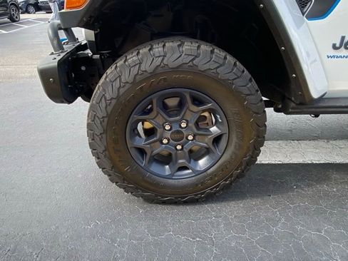 Used 2023 Jeep Wrangler Unlimited Rubicon 4xe image 12