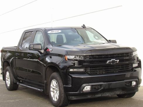Used 2020 Chevrolet Silverado 1500 RST image 2