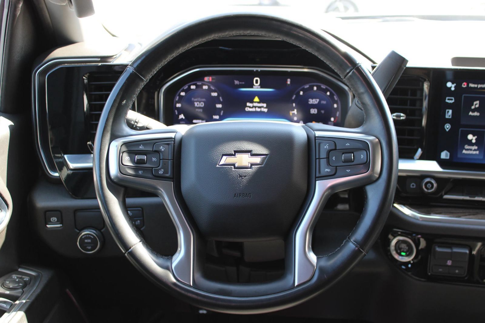 Used 2025 Chevrolet Silverado 1500 LT RWD image 25