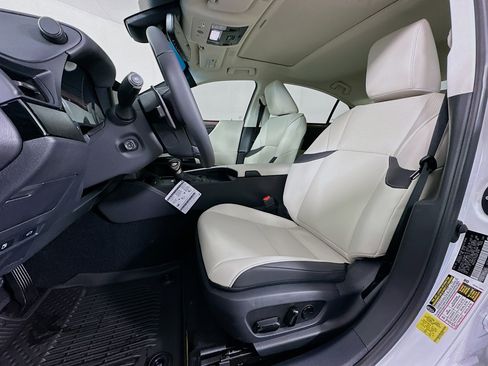 New 2025 Lexus ES 300h w/ Premium Package image 22