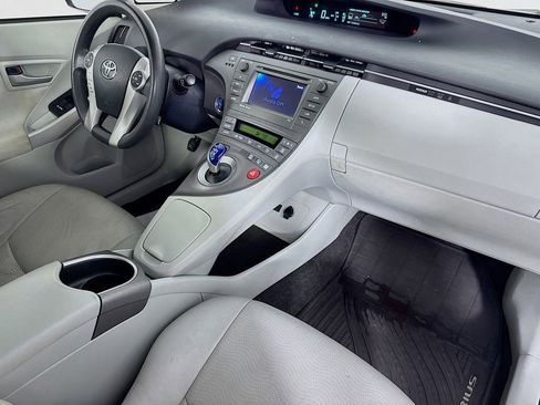 Used 2014 Toyota Prius Three image 33