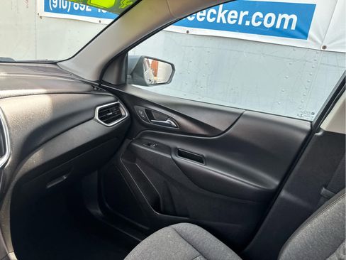 Used 2023 Chevrolet Equinox LT w/ Driver Convenience Package image 25
