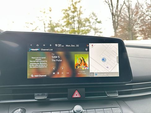 Certified 2025 Hyundai Elantra SEL image 57