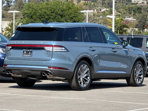 New 2025 Lincoln Aviator Reserve image 3