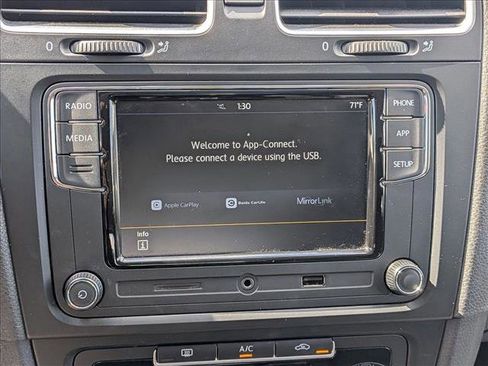 Used 2014 Volkswagen Golf 4-Door image 16