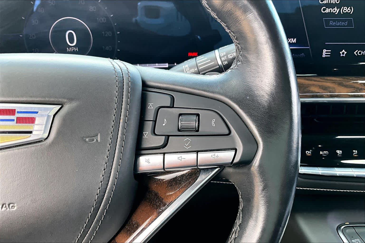 Used 2022 Cadillac Escalade Premium Luxury Platinum AWD/4WD image 23